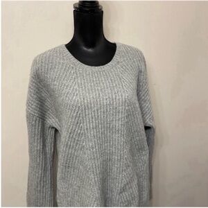 GAP Women’s Ribbed Knit Crew Neck Lamb Wool Sweater L